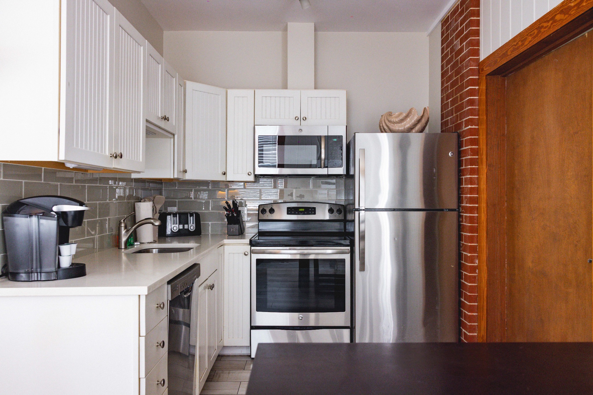 Full kitchen at The Bartlum